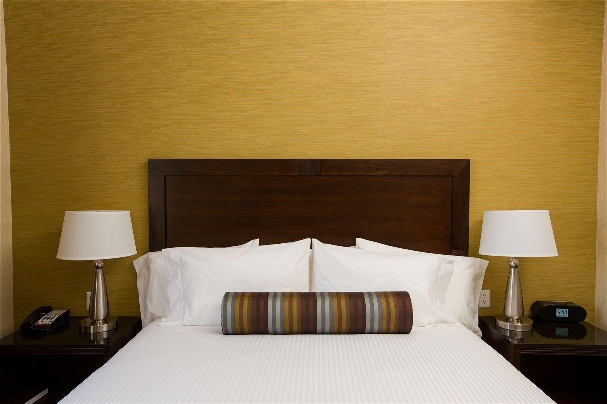 The Oaks Hotel & Suites Paso Robles Εξωτερικό φωτογραφία