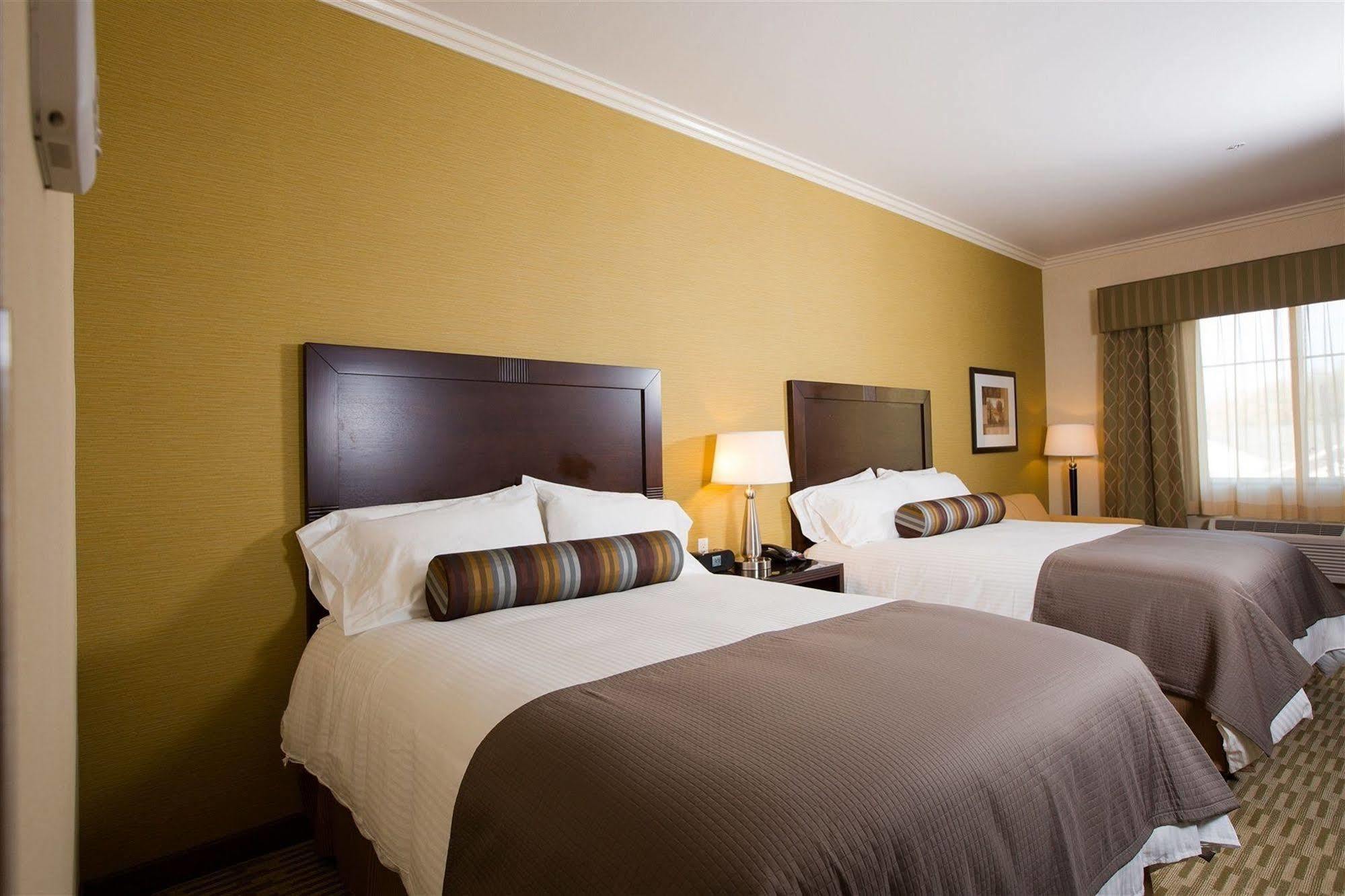 The Oaks Hotel & Suites Paso Robles Εξωτερικό φωτογραφία